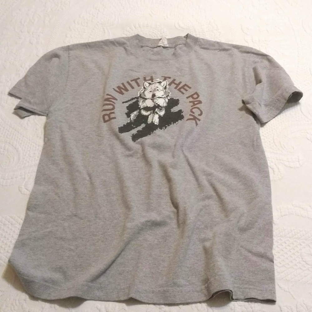 TShirt Run with the Pack Gray Size Medium